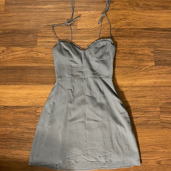 Aritzia Dress ✨ - Picture 4 of 6